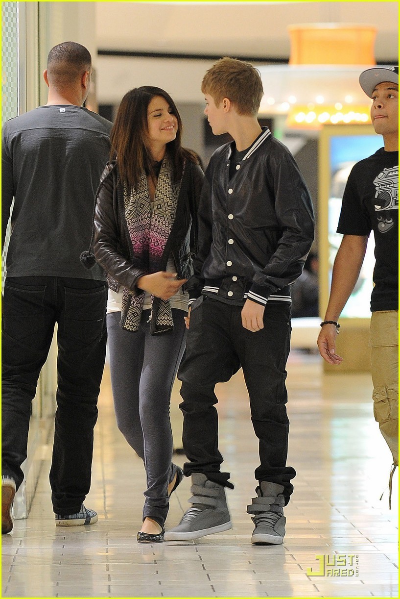Justin Bieber & Selena Gomez 