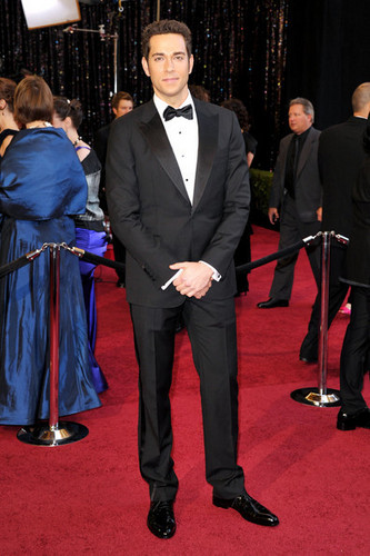  Zachary Levi Arriving @ the 2011 Academy Awards