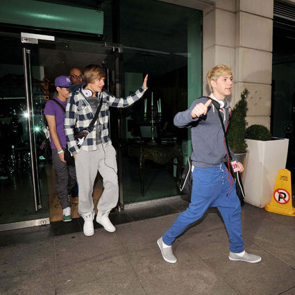  the boys leaving their hotel in dublin!!:Dxxx