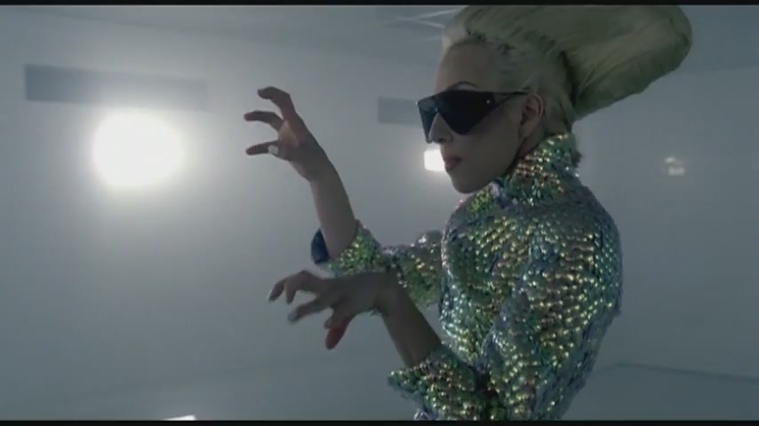 Леди гага ма ма ма. Леди Гага Bad Romance. Образы леди Гаги Bad Romance. Леди Гага в клипе бэд романс. Lady Gaga ROMA.