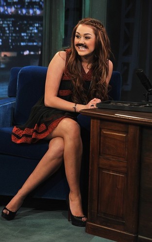  Miley on "Late Night with Jimmy Fallon"