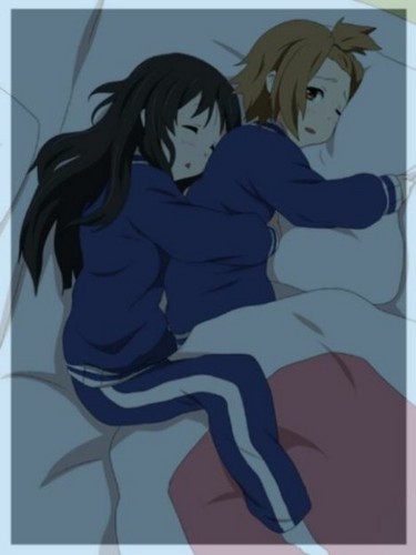  Mio's sleeping position