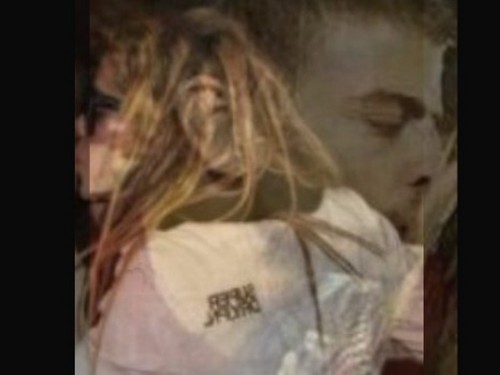 Shakira Gerard kiss......