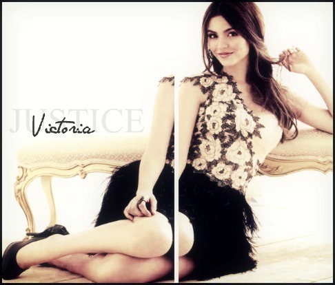  Victoria Justice.