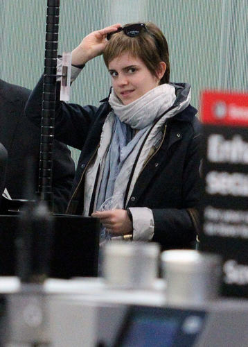  Emma Leaving From London - 03.03.2011