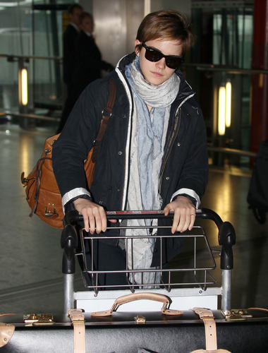  Emma Leaving From 伦敦 - 03.03.2011