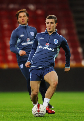  J. Wilshere playing for England