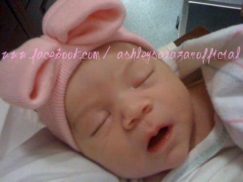  Newborn Callie<3