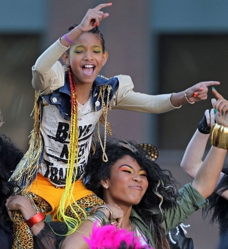  Willow Smith on the set of her new song 21st Century Girl