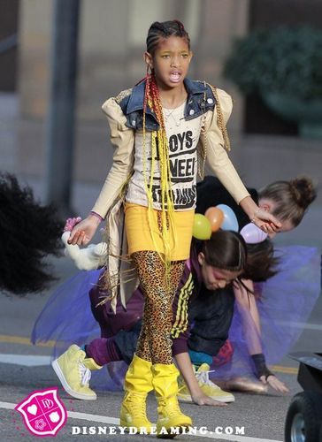  Willow Smith on the set of her new song 21st Century Girl