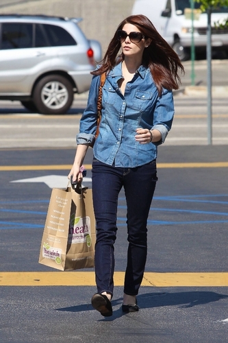  12 meer MQ different shots of Ashley Greene out and about in LA yesterday (March 10)