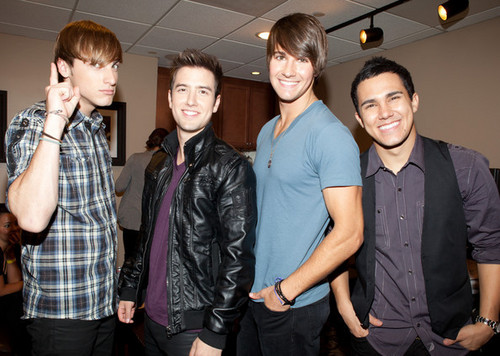 Big Time Rush behind the scenes