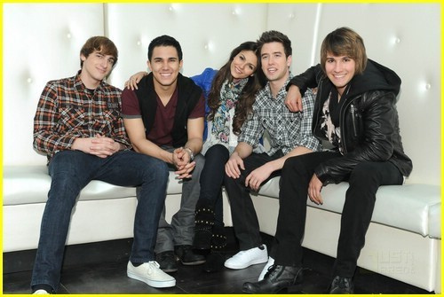  Big Time Rush with Victoria Justice