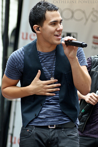  Carlos sing