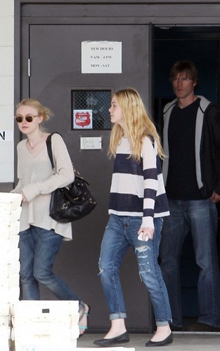  Dakota and Elle Out in West Hollywood -March 12, 2011