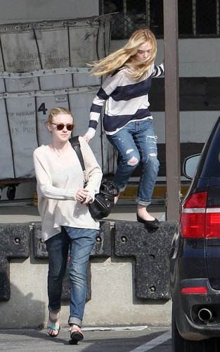  Dakota and Elle Out in West Hollywood -March 12, 2011