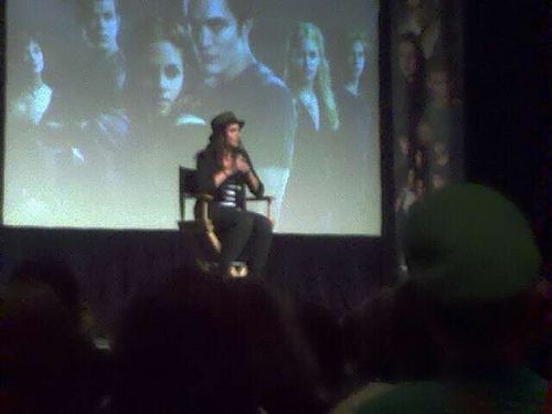  Fist foto-foto and Tweets of Nikki Reed at Twi_Tour