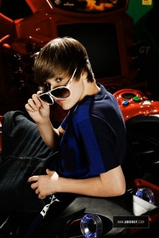  Justin Bieber - Glamour