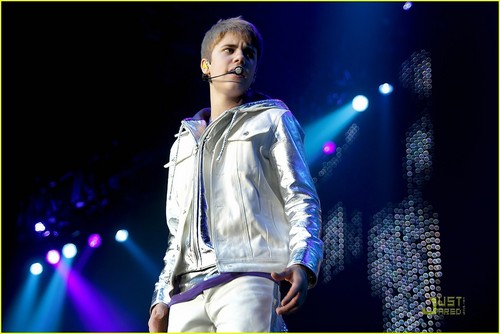  Justin Bieber: Possible Riot Situation in Liverpool!