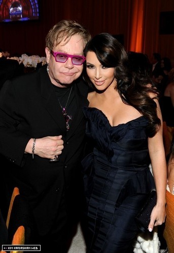  Kim @ 19th Annual Elton John AIDS Foundation Oscars Party