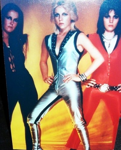  Lita Ford, Cherie Currie and Joan Jett