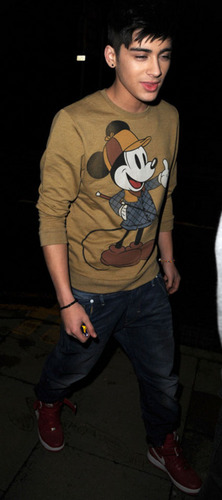 Sizzling Hot Zayn (Love Everyfing Bout Him Even Mickey Mouse!) Enternal upendo 100% Real :) x