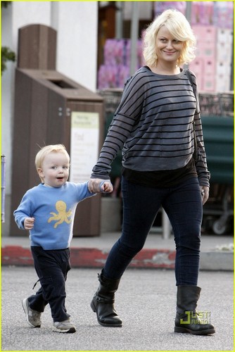  Amy Poehler: Grocery Shopping with Archie!