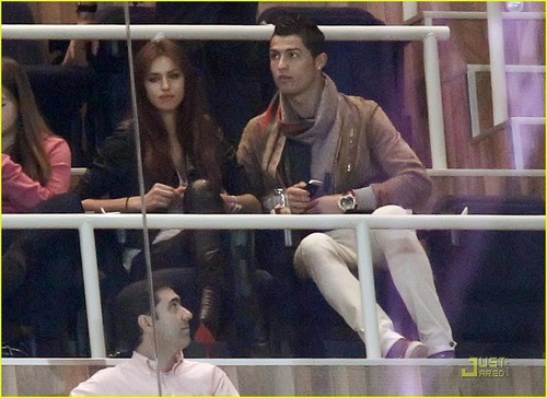  Cristiano Ronaldo & Irina Shayk: Saturday सॉकर Game