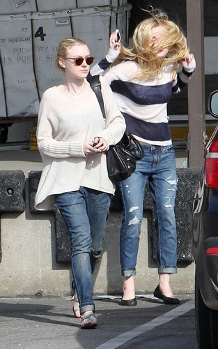  Elle & Dakota Fanning Out in West Hollywood (March 12)