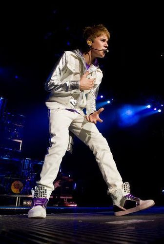  Justin Bieber performs live at the 02 Arena on March 14, 2011 in London, England