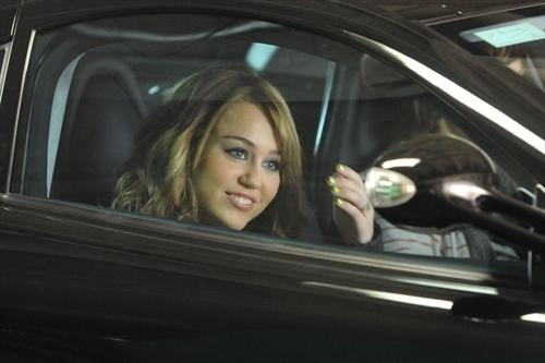  Miley cyrus fly on the uithangbord muziek video!