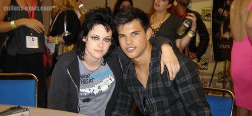  New/Old fotografia of Kristen & Taylor from Comic Con 2009