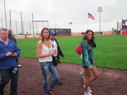  New/Old bức ảnh of Ashley with Kevin Jonas' wife Danielle at a Road chó game last year.