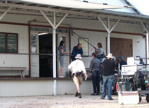  New/old picha of Kristen at the set of ‘The Yellow Handkerchief’
