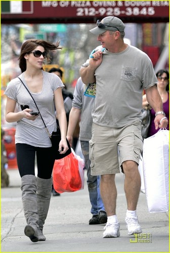  Ashley Greene: Soho Shopping with Dad Joe