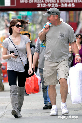 Ashley Greene out shopping with Dad in NY, Mar 18