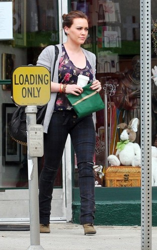 Hilary out in Hollywood