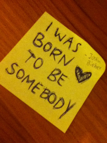  ILY babyy((; u were born to be somebody ((: