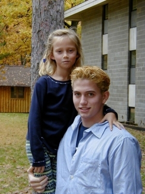  Jackson Rathbone and his littel sister