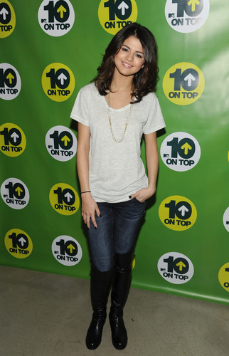  March 17 - MTV's '10 On Top'