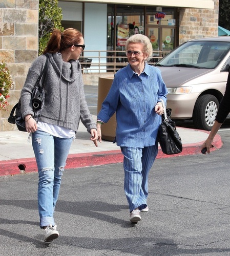  Miley-Out in Toluca Lake - March 17th, 2011