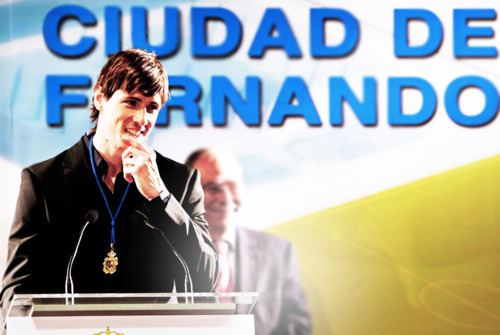 Fernando received "The Gold Medal" of Fuenlabrada