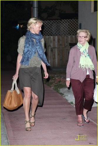  Katherine Heigl: Miami jantar with Mom!