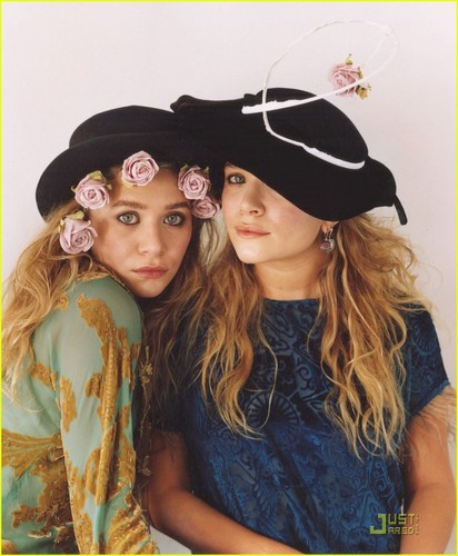  Mary-Kate & Ashley Olsen: 'Vogue' Featurette!