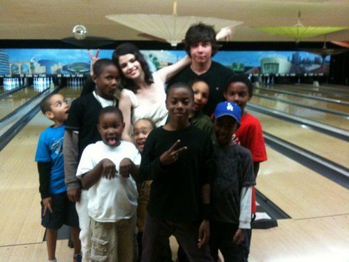  Sel with fans