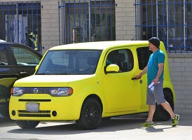  12-03-2011 RDJ with a nissan yellow :3