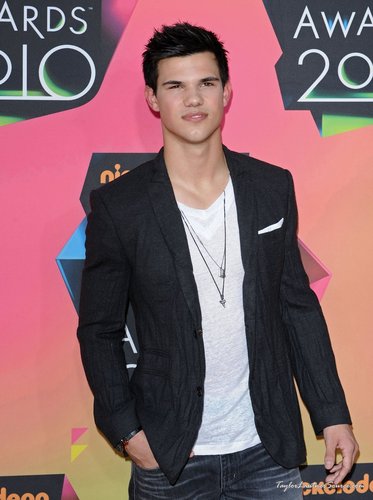 23rd Annuals Kids' Choice Awards, 2010- Taylor <3