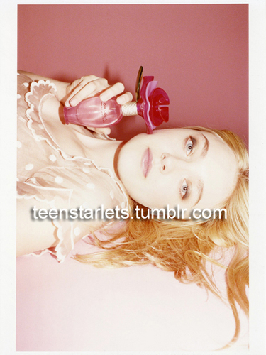  Dakota Fanning Is The New Face Of Marc Jacobs?