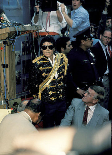  Michael Jackson THRILLER ERA PICS (some are backstage and on stage and etc)
