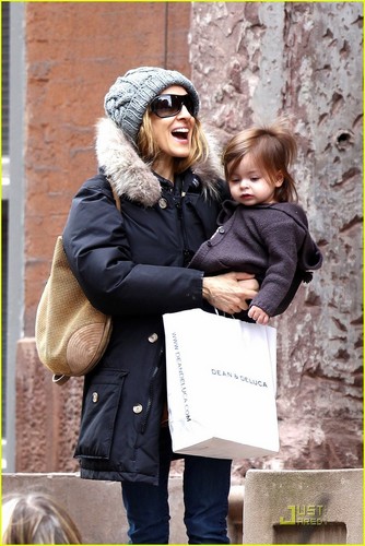  Sarah Jessica Parker: Grocery Run with the Twins!